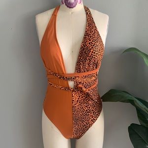 Women’s Contrast Animal print One Piece Swimsuit